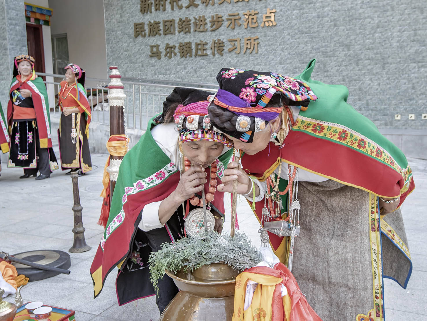 带你走近宅垄,领略马尔锅庄的魅力