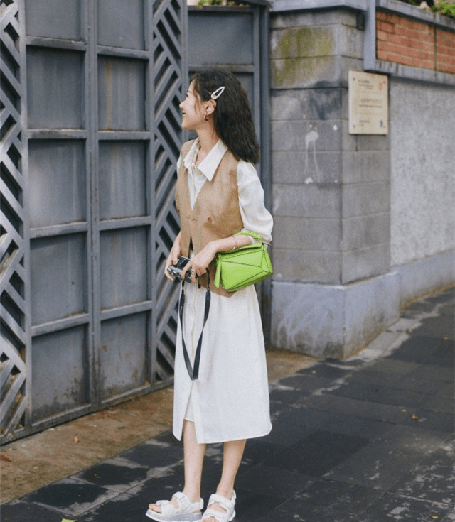 ee93b56ab3484018a7cbfc9bf595c720.png