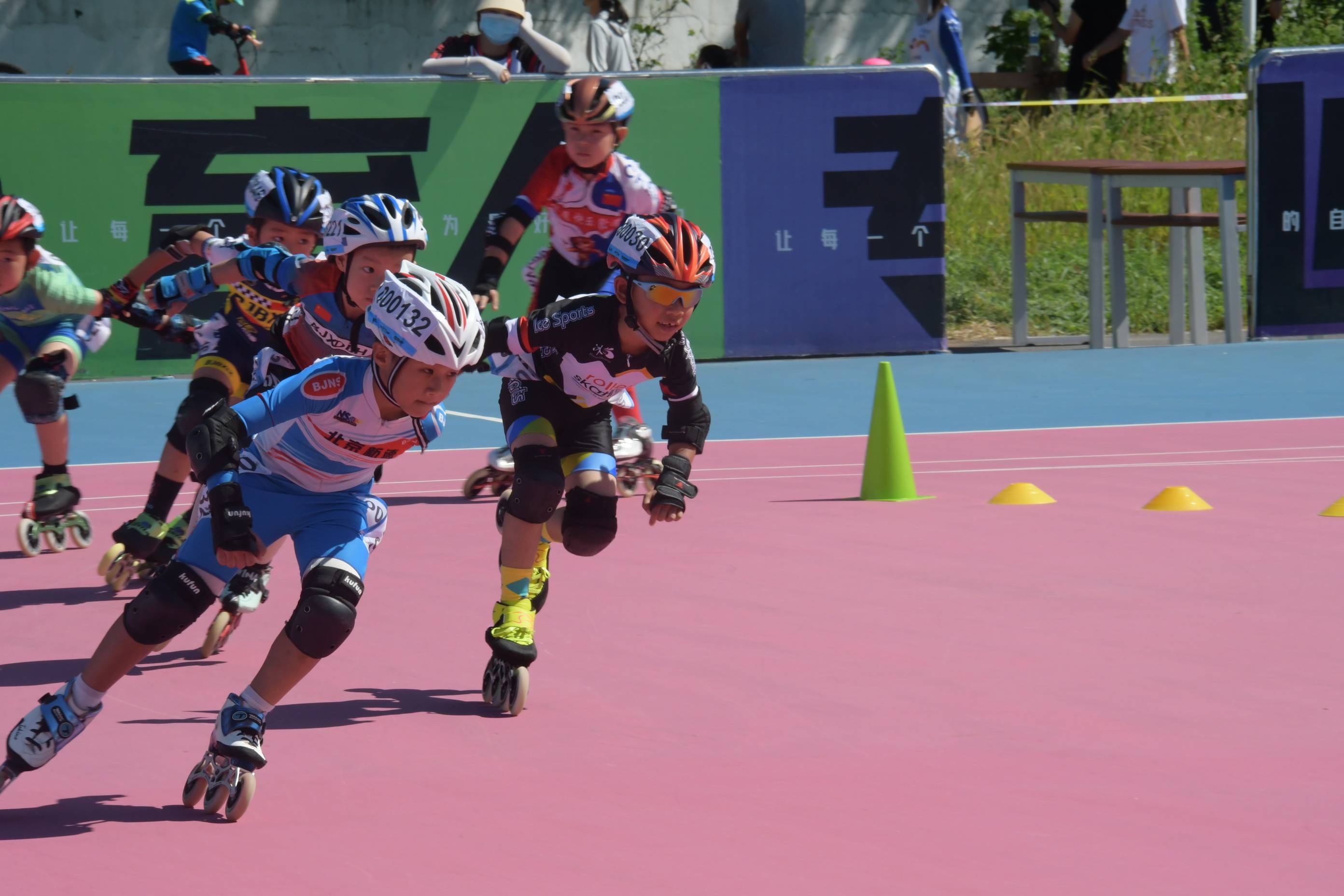 精彩赛事滑启100北京站高手云集冰尚轮滑拼下3金3银3铜