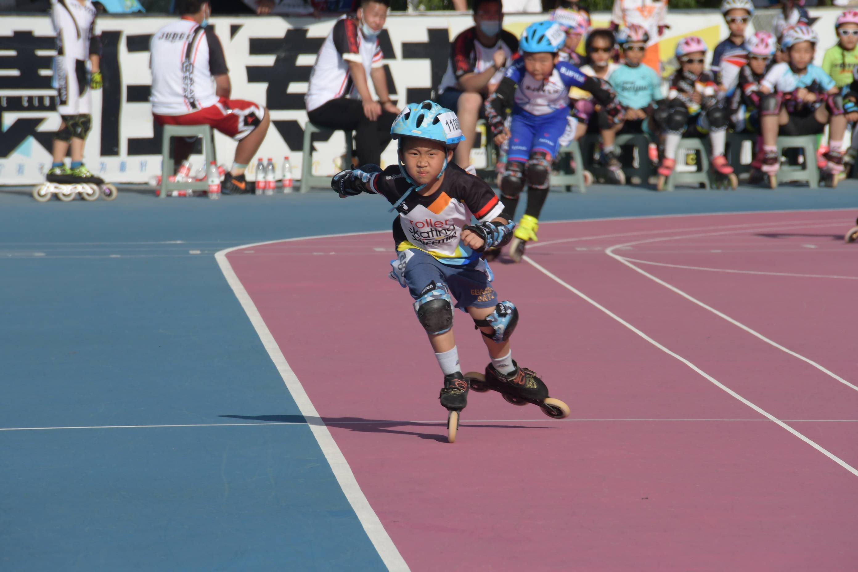 精彩赛事滑启100北京站高手云集冰尚轮滑拼下3金3银3铜