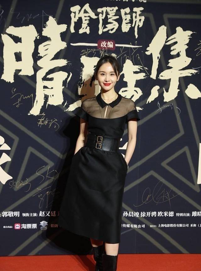 黑色|王子文晒男友做饭视频，两人感情真让人称羡，难怪王子文越来越美