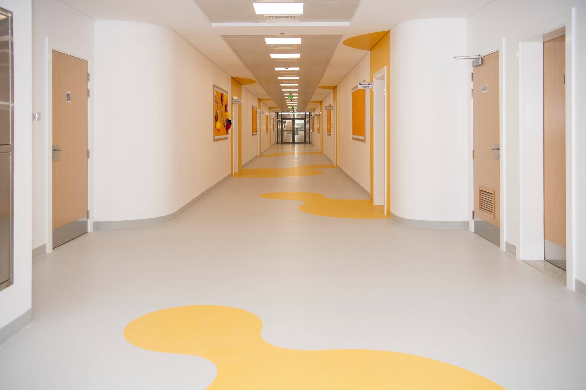 欧洲品牌ivc弹性地板 阿联酋某学校和和某医院pvc地板应用场景