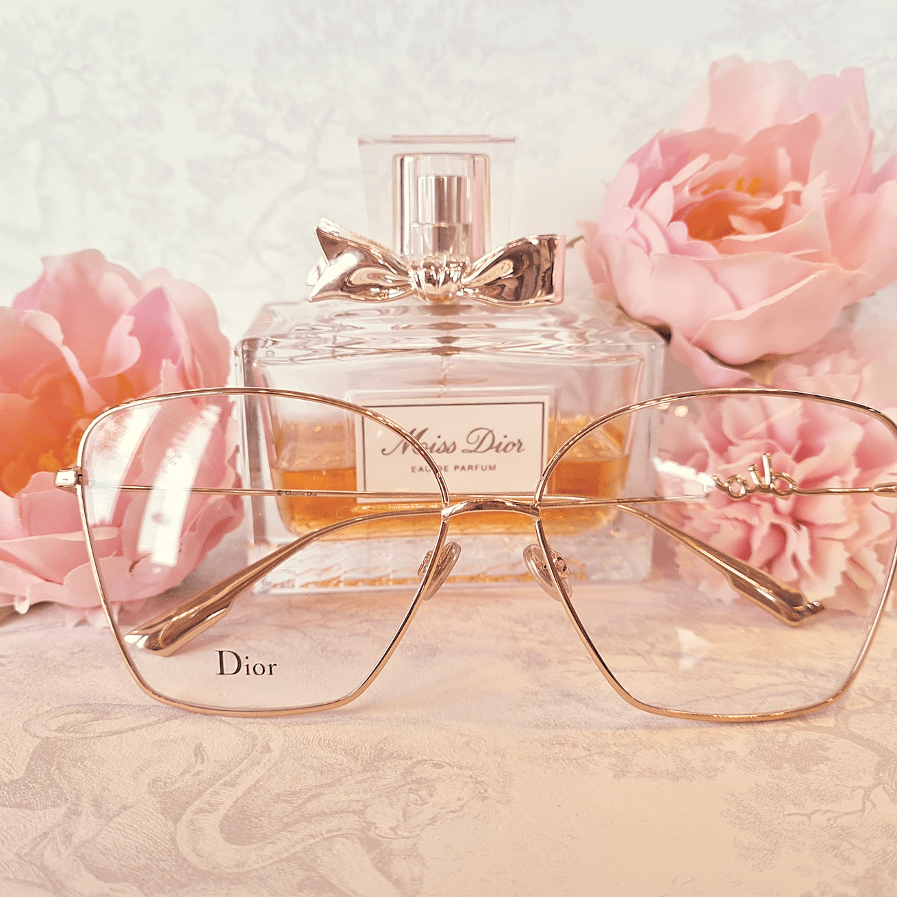 镜框|The Eye Place ｜英国最尖端的验光科技，最先进的配镜体验