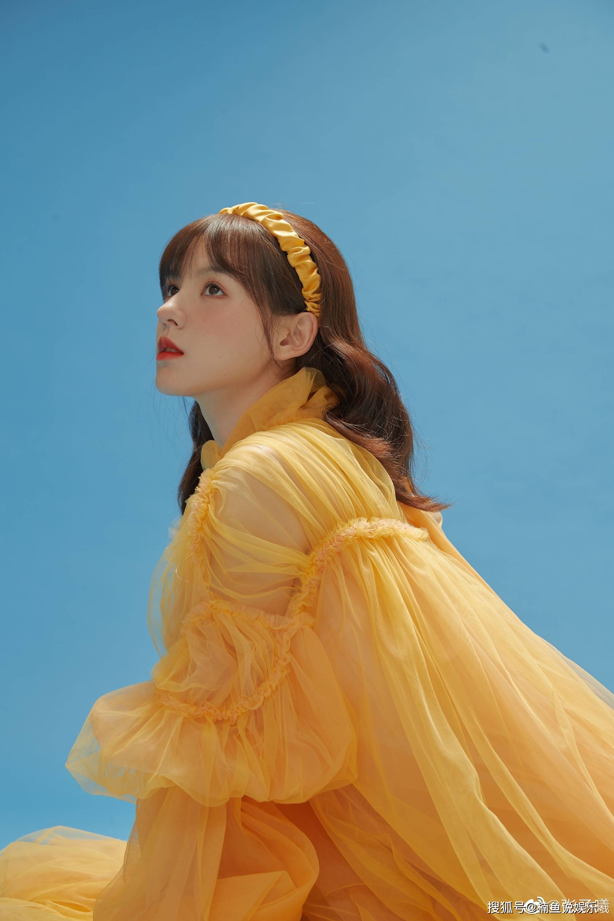 原创不愧是王思聪最美前女友张予曦拍鸡蛋花写真元气少女既视感