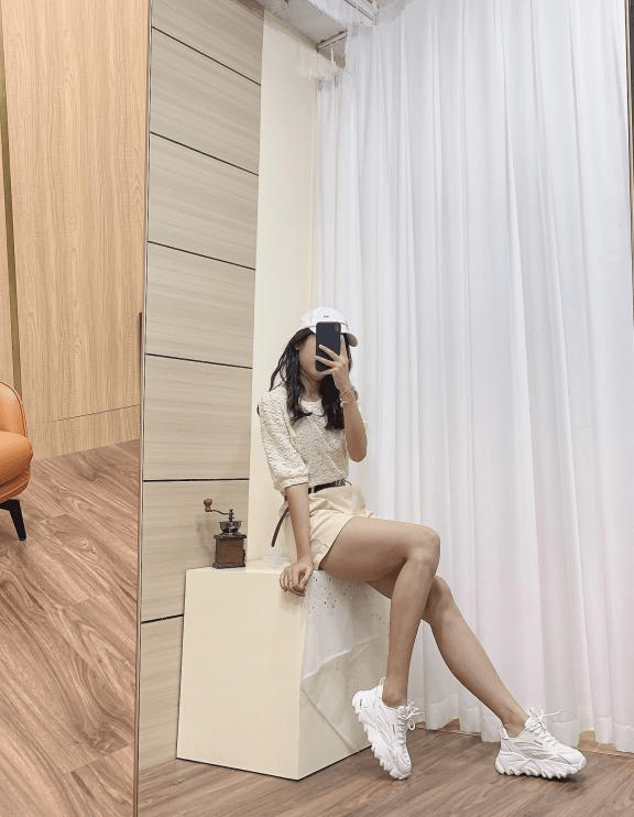 审美|人类高质量女性疯了？为什么喜欢这样的“蠢鞋”