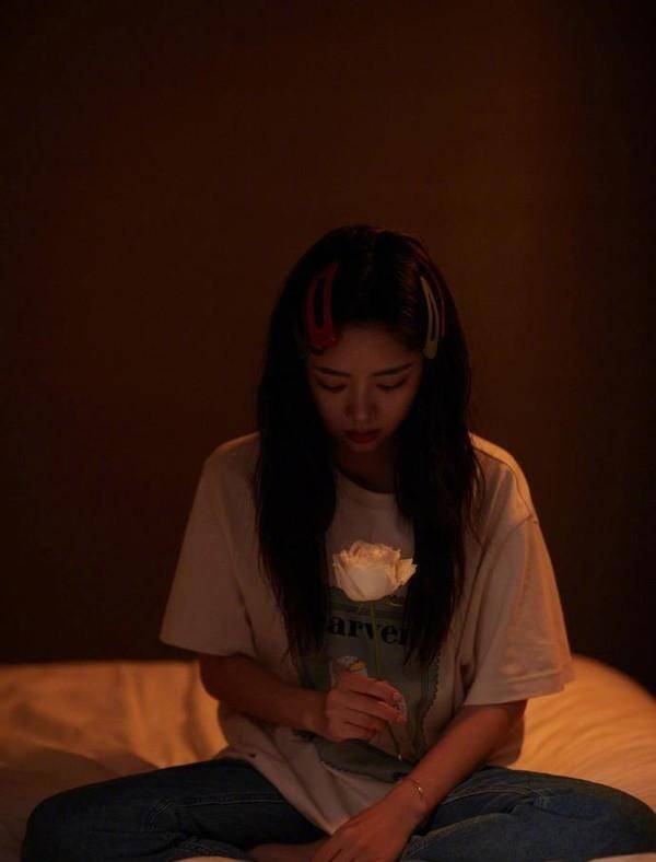 星钻|谭松韵微博之夜造型曝光，一袭亮片礼裙妩媚动人，港风造型太可了