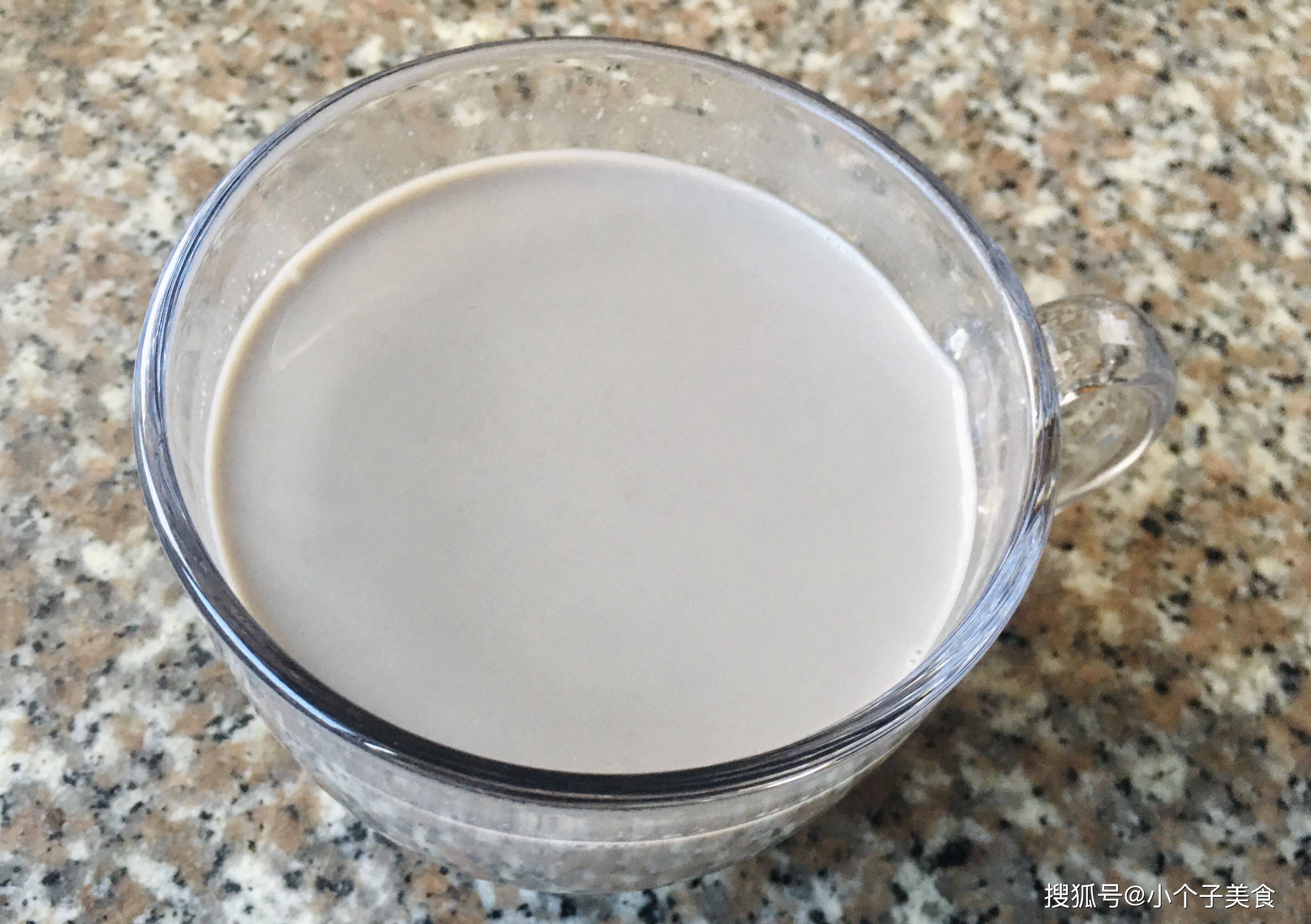 黑豆三香豆浆 营养丰富 健康好喝 花生米