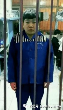 爆笑圖片：大爺你用的是什麼牌的洗頭膏啊，我聞著還挺香！ 搞笑整蠱 第5张