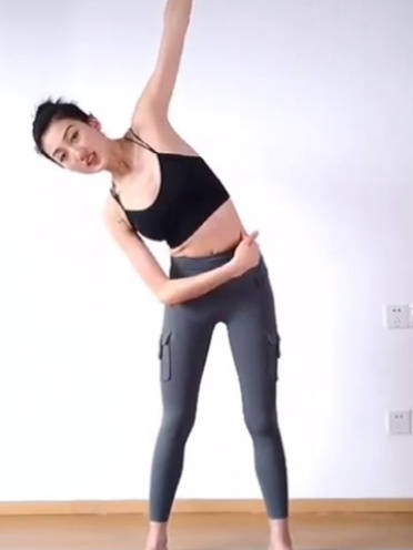 肚皮|丑丑的妊娠纹还是那么辣眼!