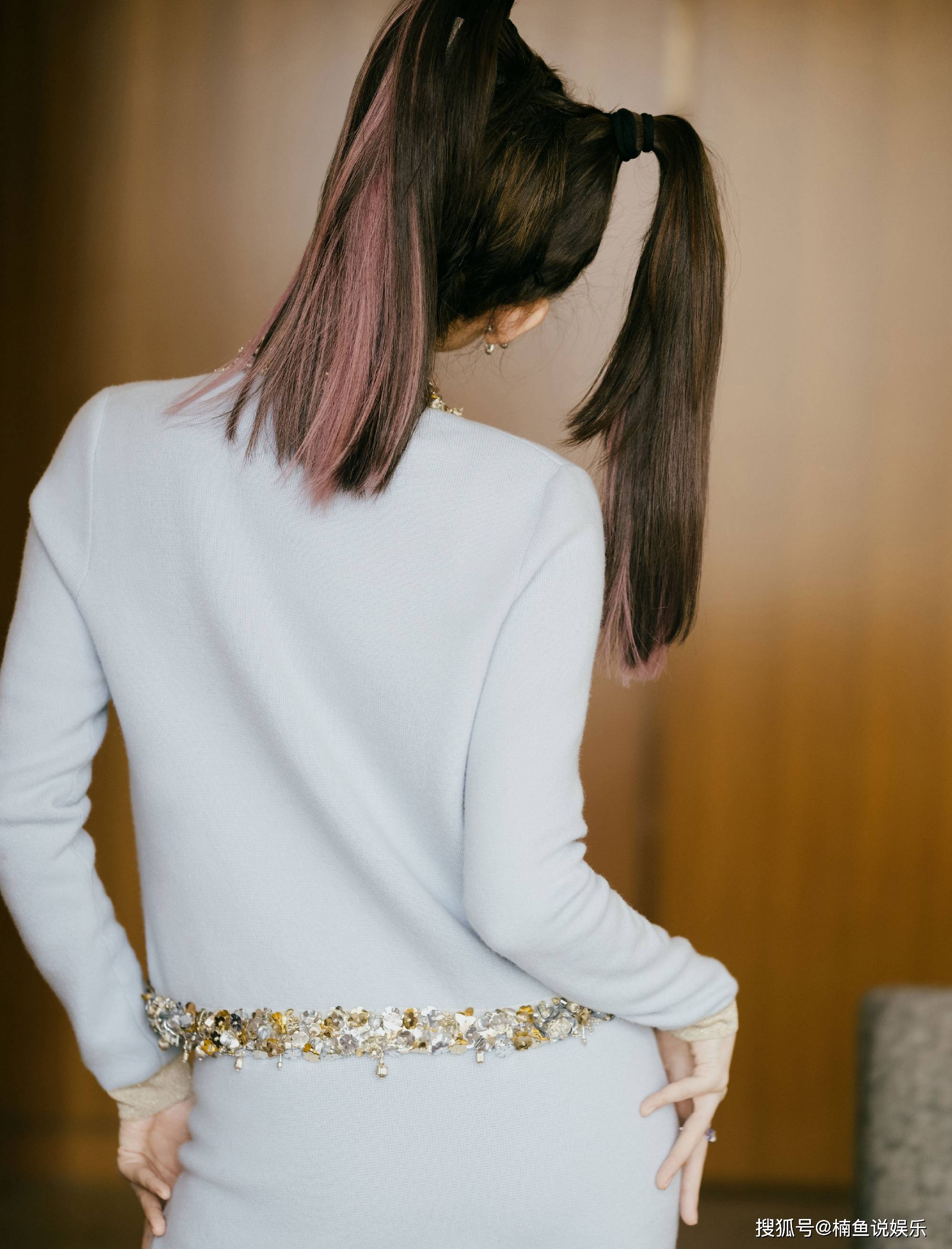 古力娜扎真漂亮,扎双马尾甜酷十足,29岁轻熟女嫩回18岁