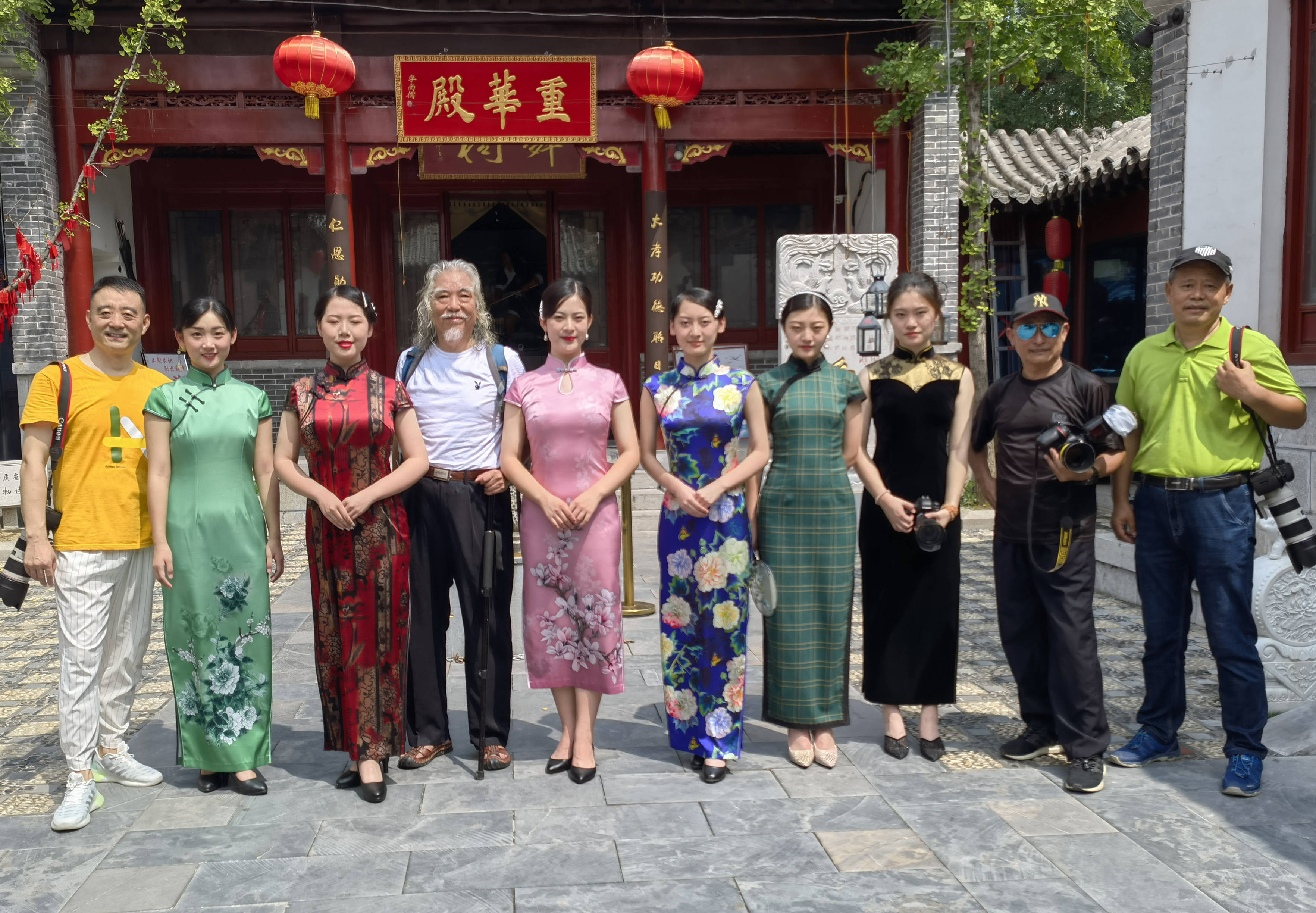 摄影|济南宽厚里 “金扣子旗袍秀”秀出柔情与风韵
