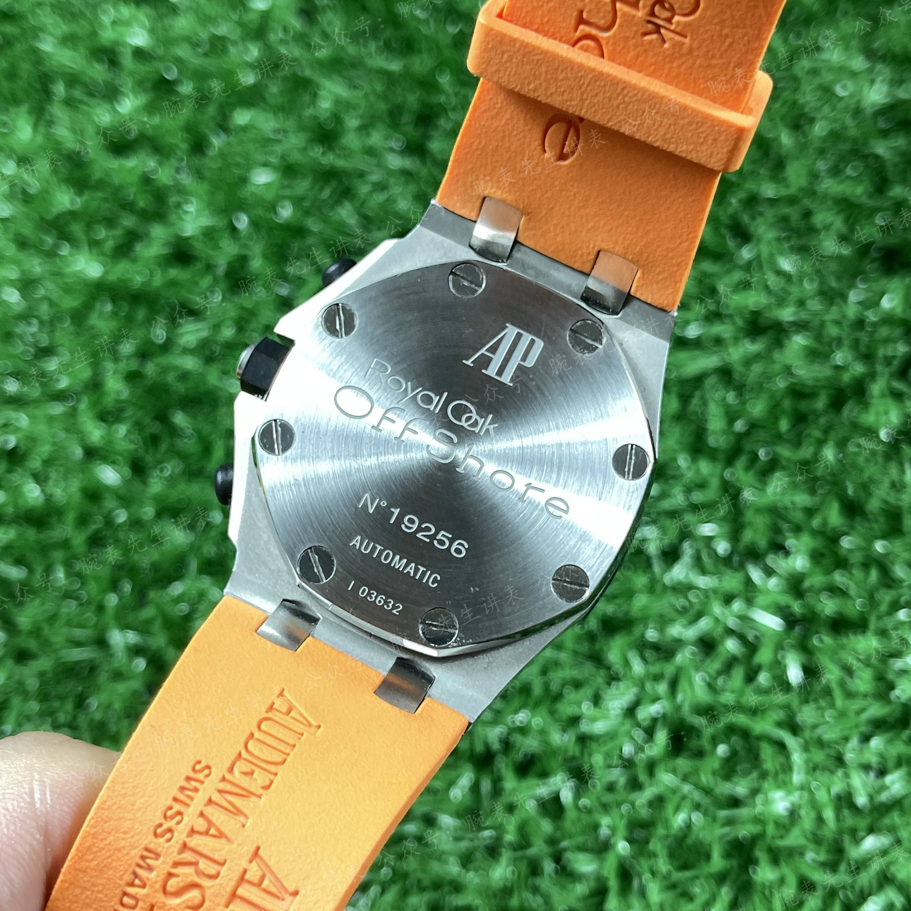 彩虹圈不止迪通拿 爱彼也有 Ap皇家橡树离岸型后镶钻改装 粉紫色