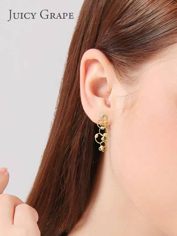 年代|复古港风再度来袭，女明星们都爱的风格，竟然全靠这个单品？