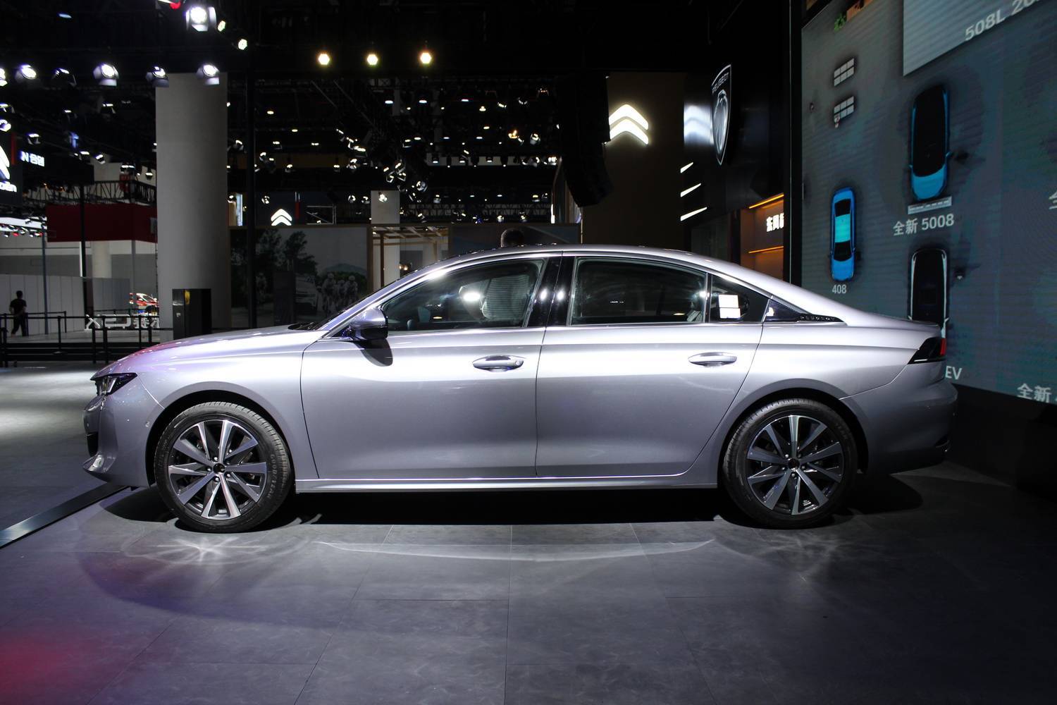 2021成都车展:新款标致508l亮相