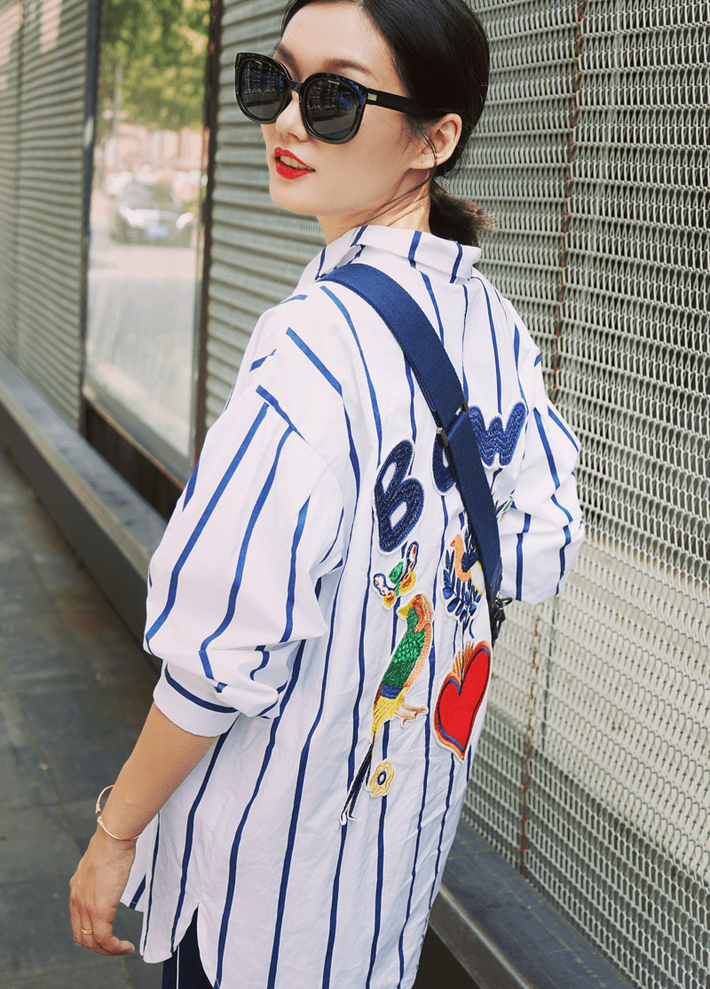 衣身很|要想显瘦,还得条纹装来修饰