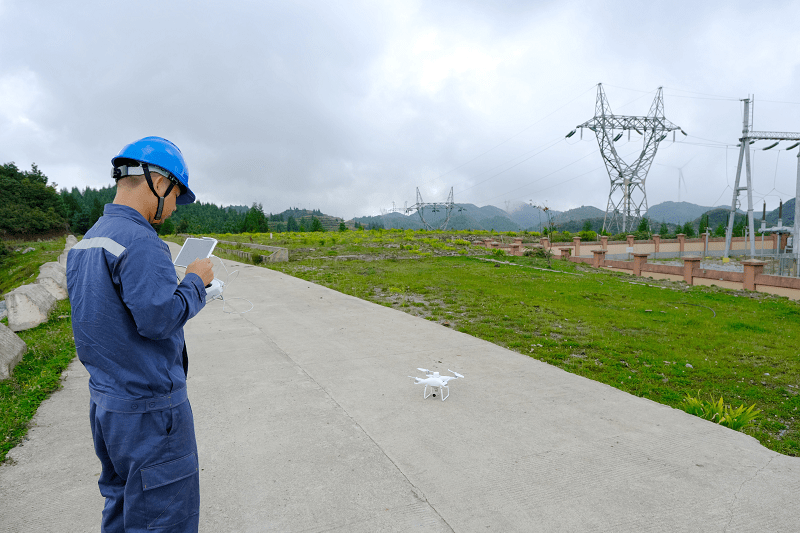 貴州六盤水供電局首次實施無人機自主巡檢高壓輸電線路 效率提升八倍