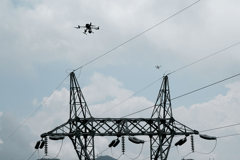 貴州六盤水供電局首次實施無人機自主巡檢高壓輸電線路