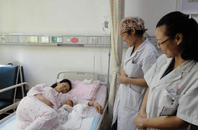 原创外国人产后第一餐吃冰淇淋看完3点原因中国宝妈表示无福消受