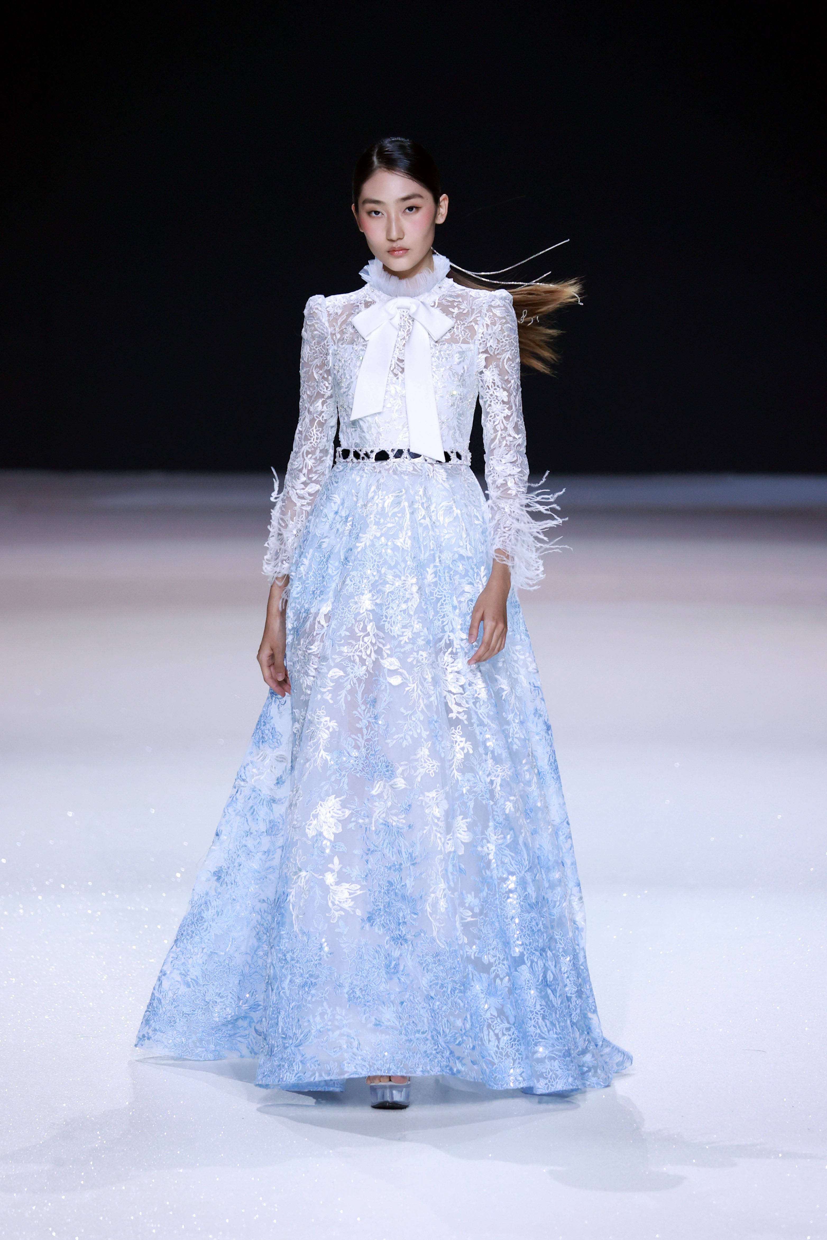 时装|服装设计师蔡彪在京举行“插画幻镜”时装发布