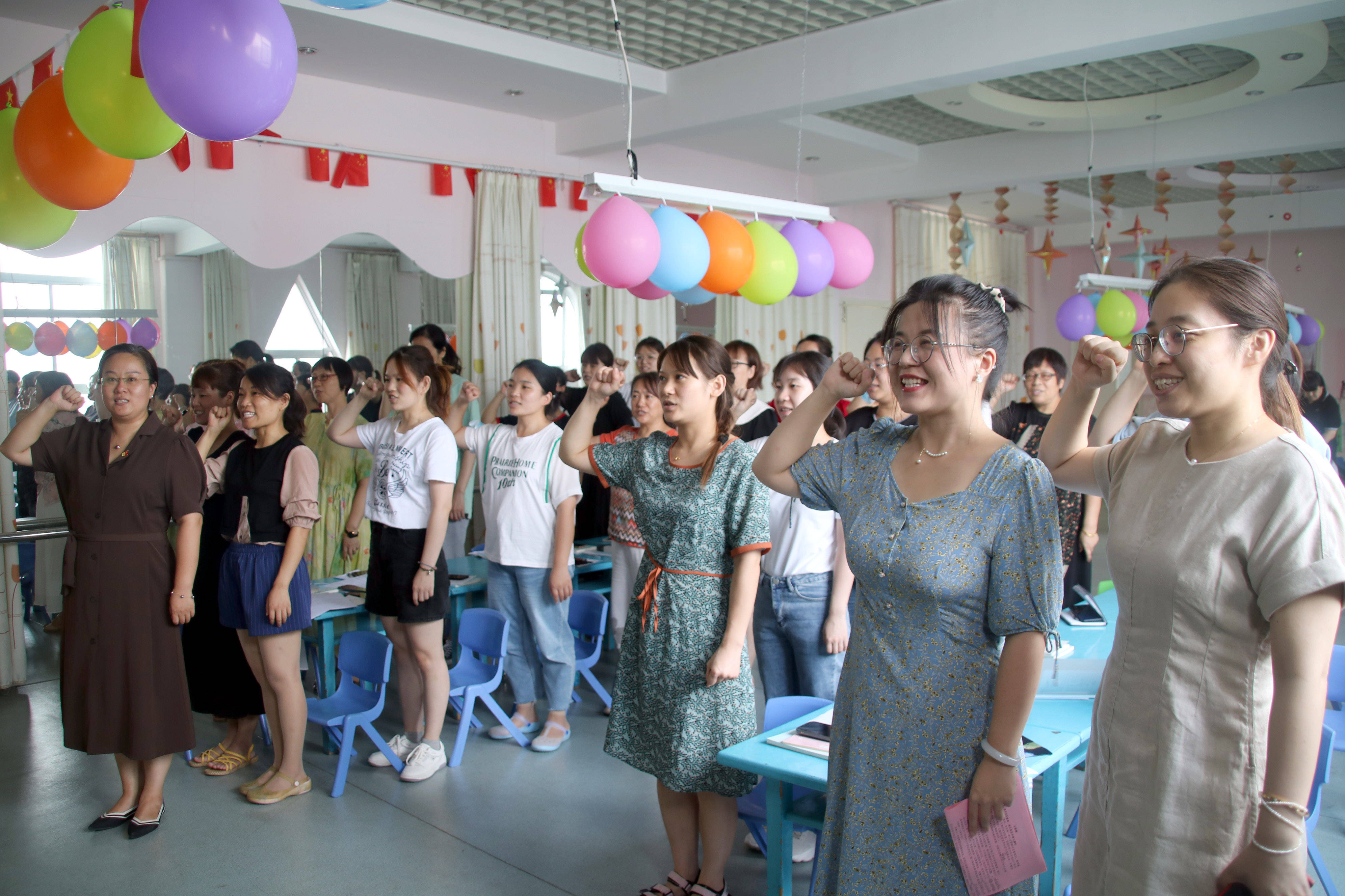 幼儿园教师宣誓图片