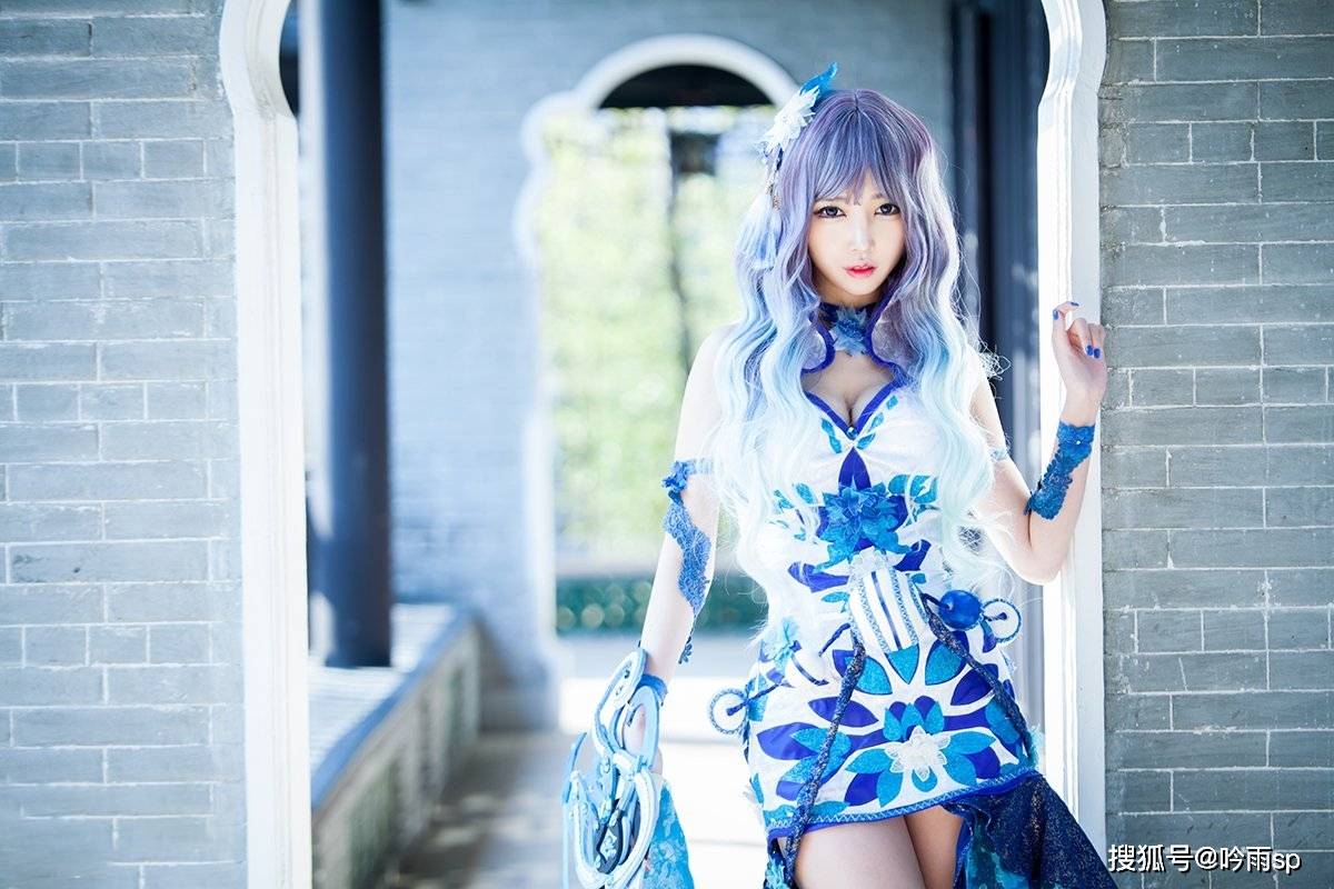 角色|剑灵游戏时装青花瓷（气功师版）cosplay，天使的脸庞，傲人的身材，完美！