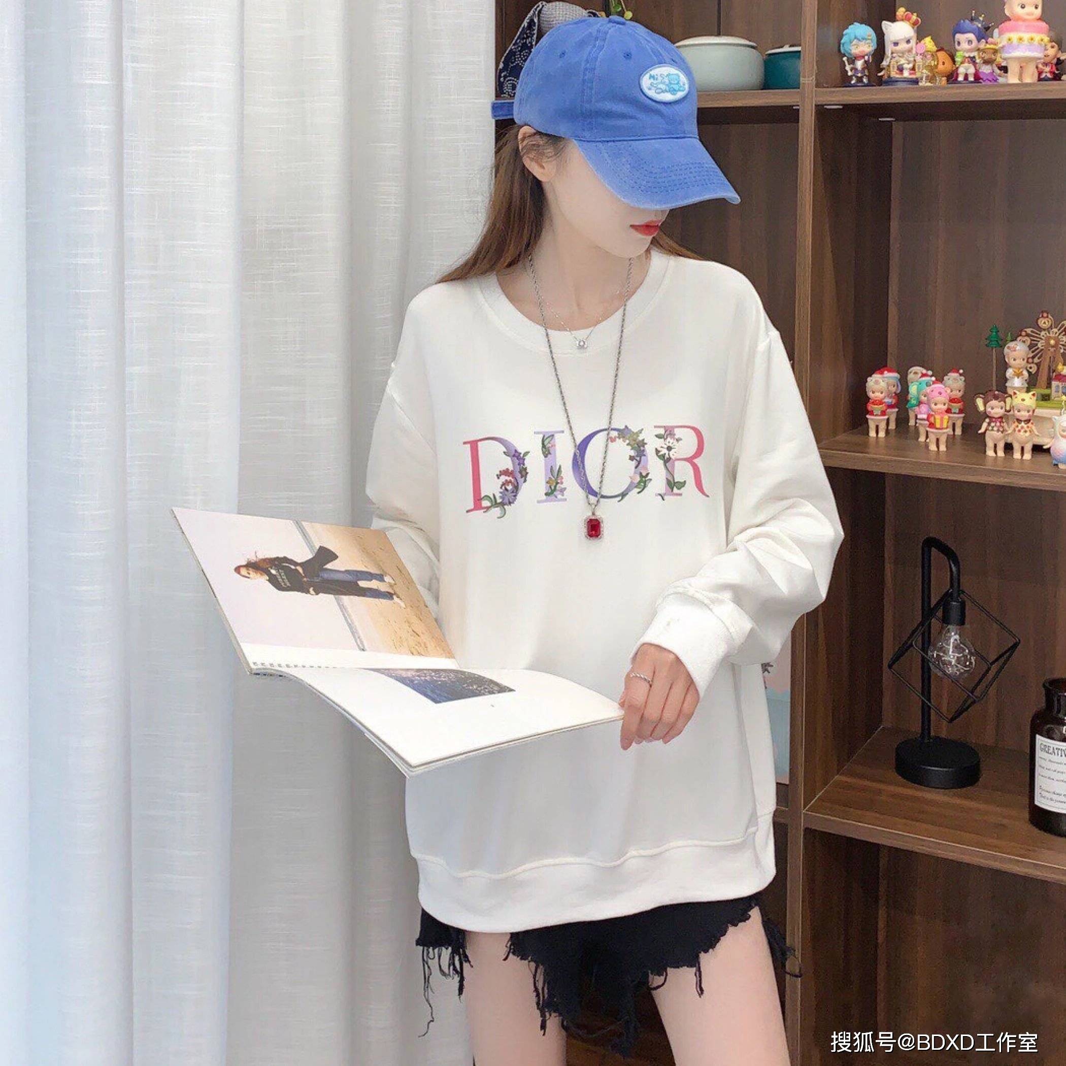 男女|Dior 21SS 花卉Logo刺绣圆领卫衣