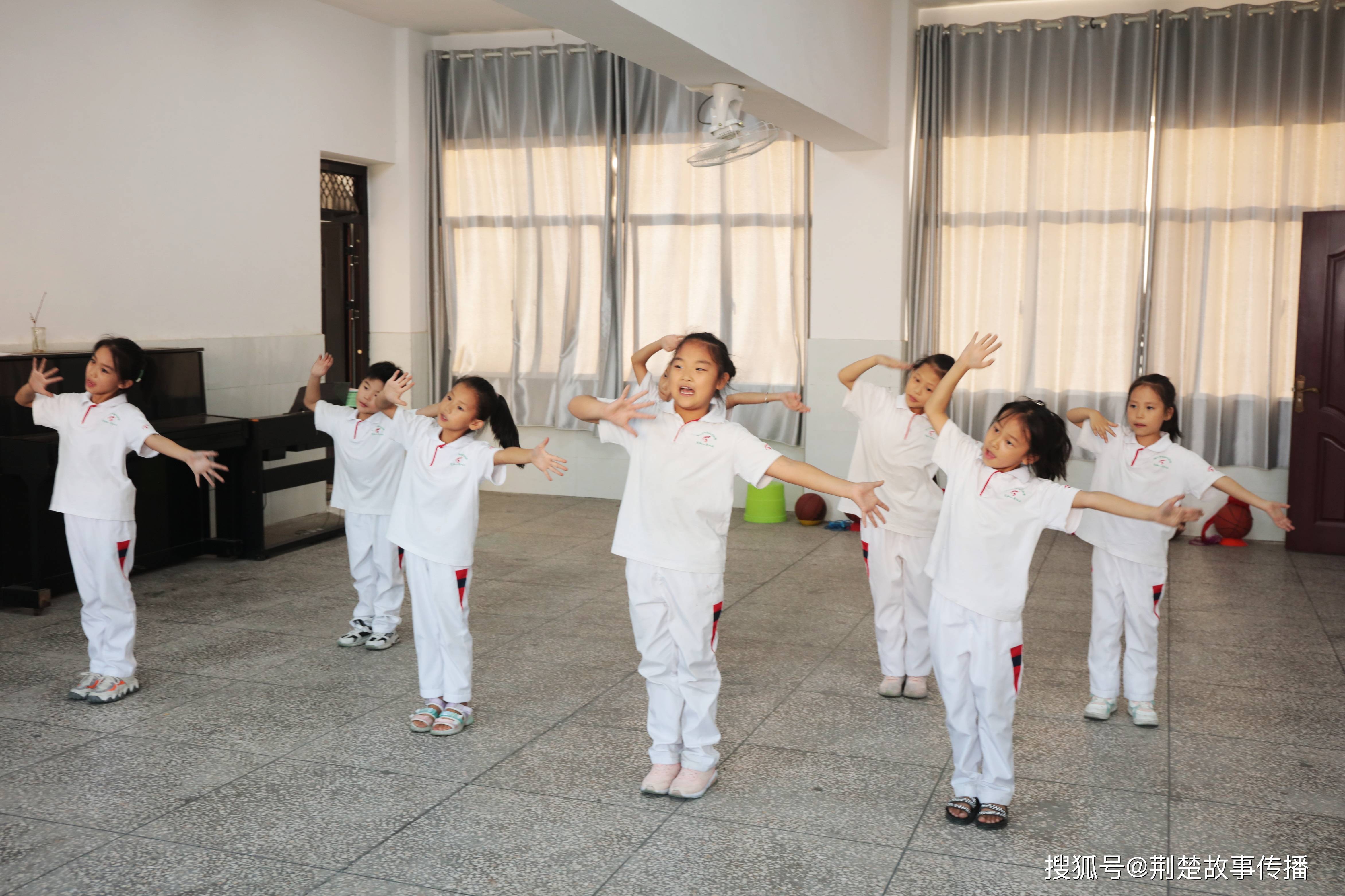 湖北省枝江市丹阳教育集团实验小学校区秉承"为学生创造最美好的童年