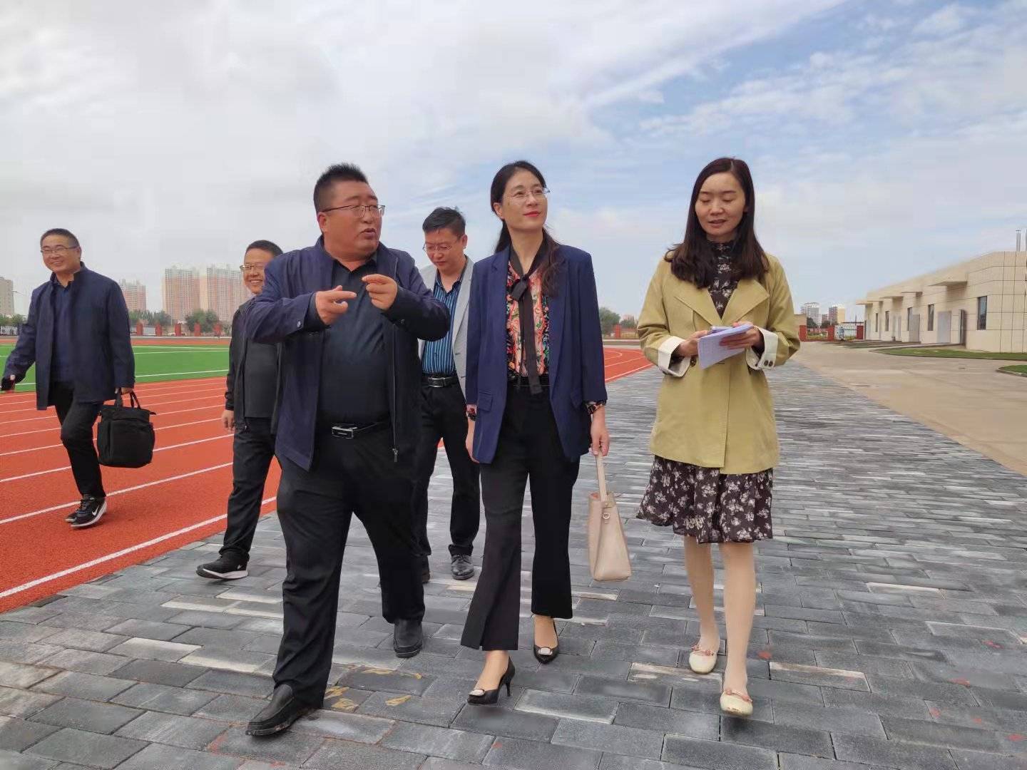 定边县委常委,副县长郝骥参加会议并讲话