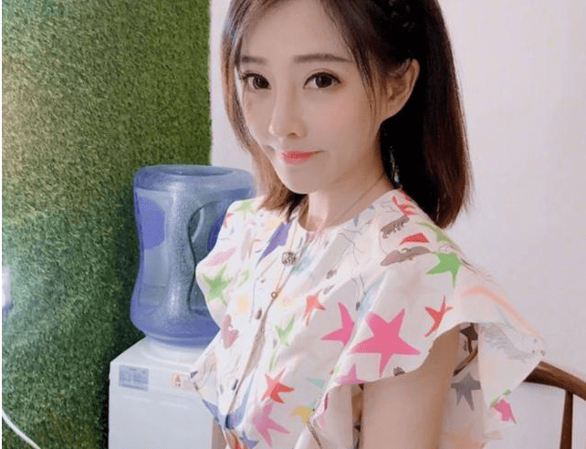 职业|回顾冯提莫的从业经历，从主播到明星，她的成功是可以复制的