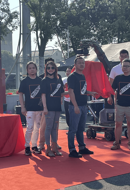 横店|电影《地心危机》开机，实力阵容探索怪兽片新纪元