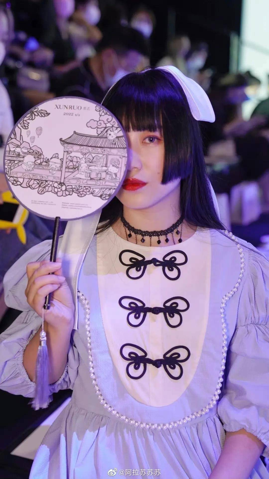 幻境 XUNRUO熏若 x Hello Kitty&amp;Friends联名系列 2022春夏 中国国际时装周秀场