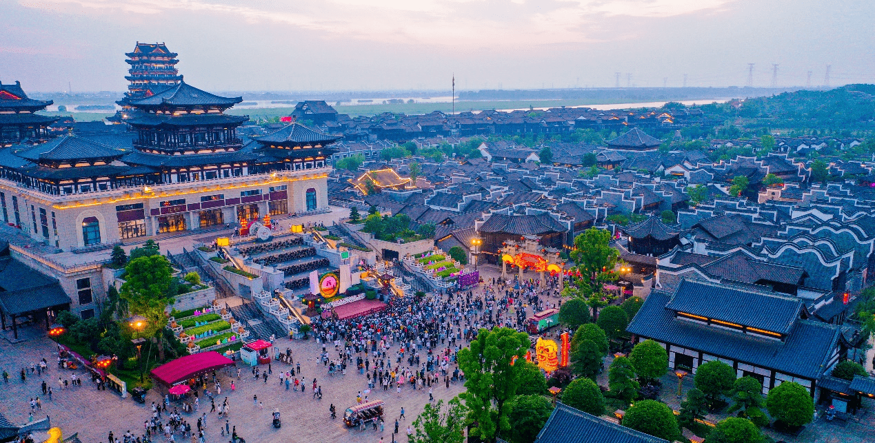 长沙国庆度假去哪玩?一起穿越唐风古镇,解锁沉浸式新玩法