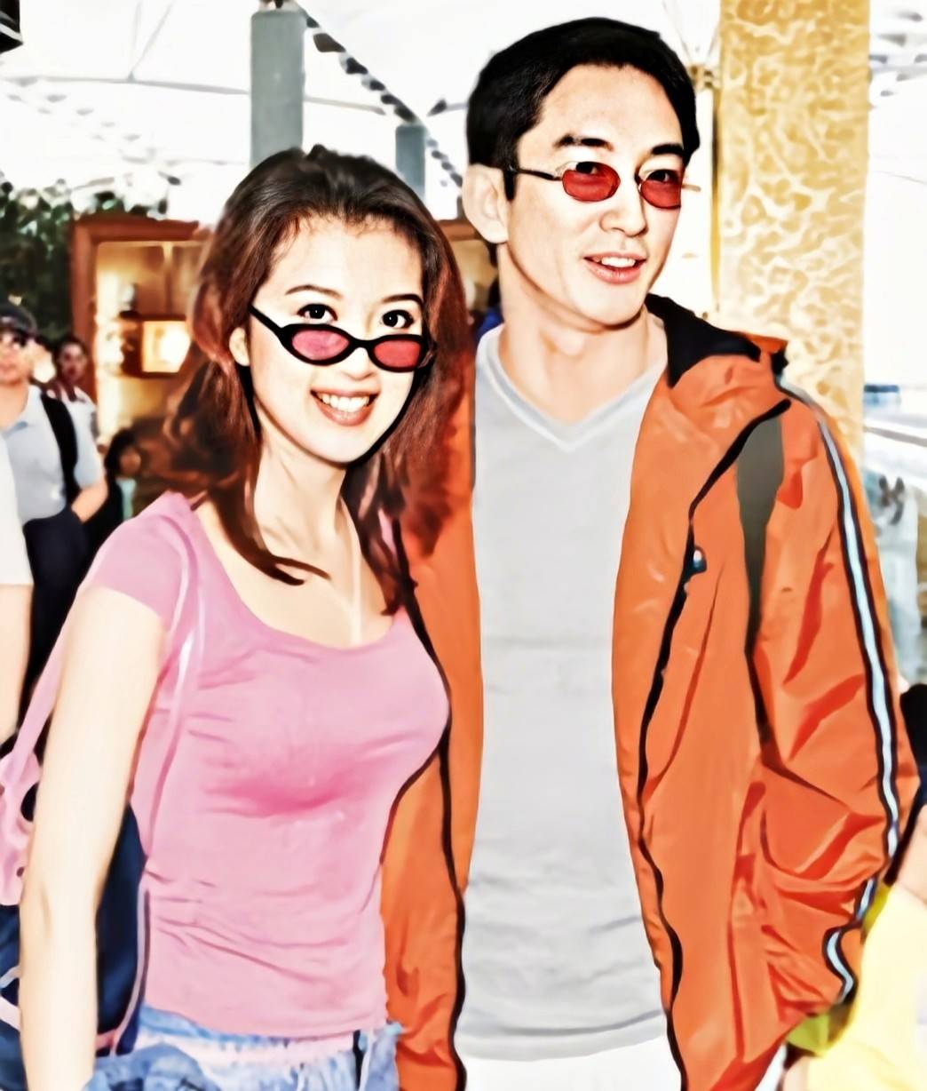 原创吴启华43岁娶22岁娇妻7年败光5亿家产