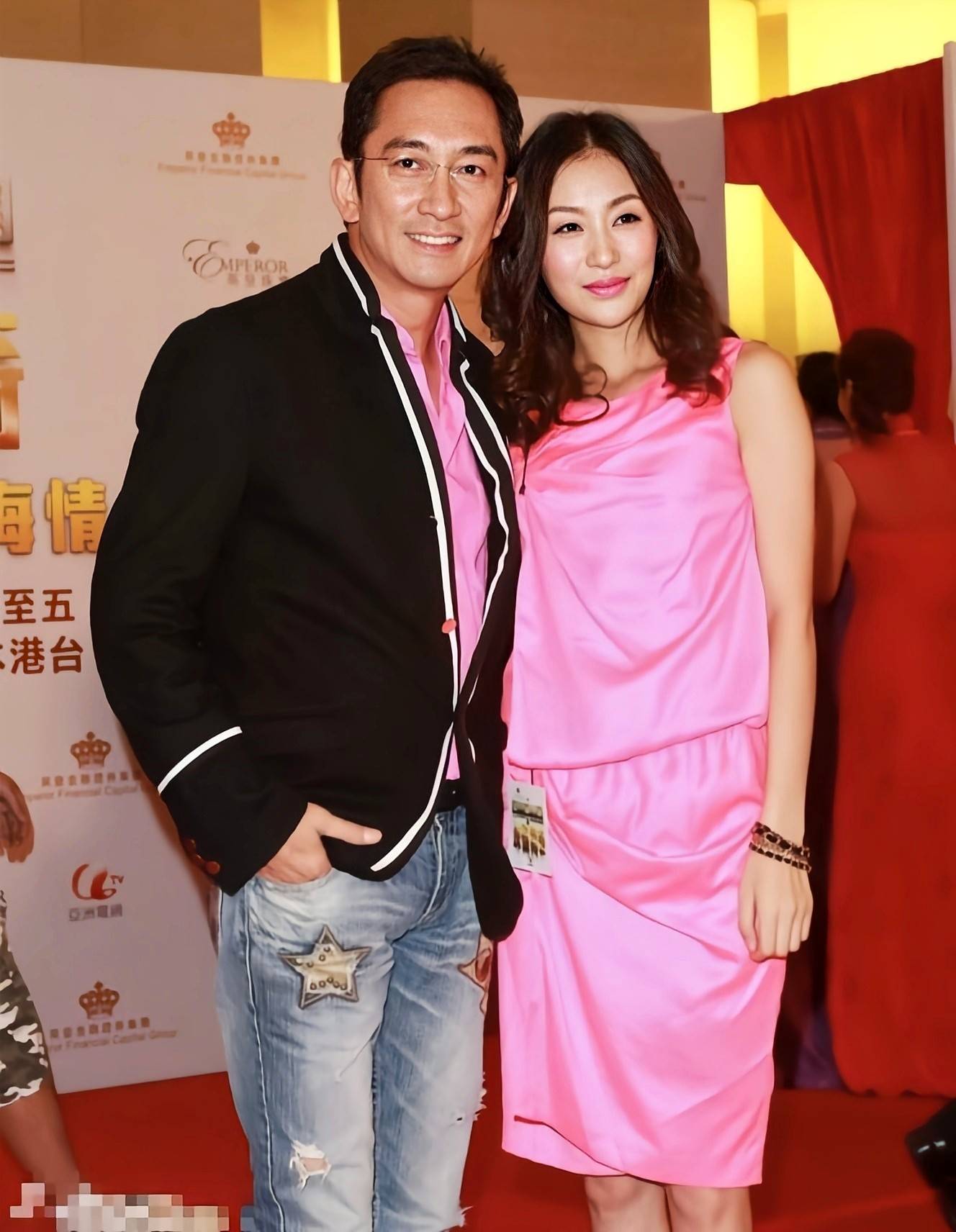 吴启华老婆现任老婆图片