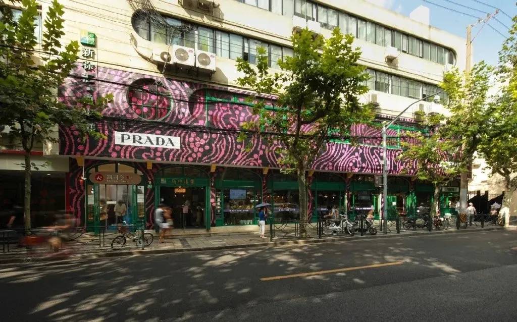 品牌 Versace和Fendi互换身份，Dior开启新风格，2022春夏时装周带来各种惊喜