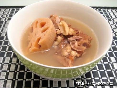 蓮藕眉豆花生豬骨湯05 養生點評眉豆具有健脾,止消渴,補腎,生精髓,和