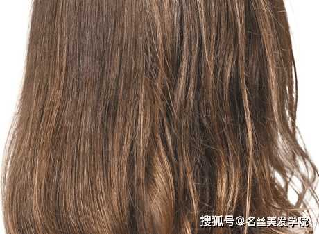 卷发经常染发美女也能变“丑女”