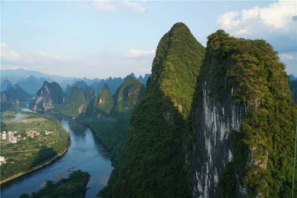 原创广西阳朔兴坪相公山俯拍秀美壮丽之漓江山水