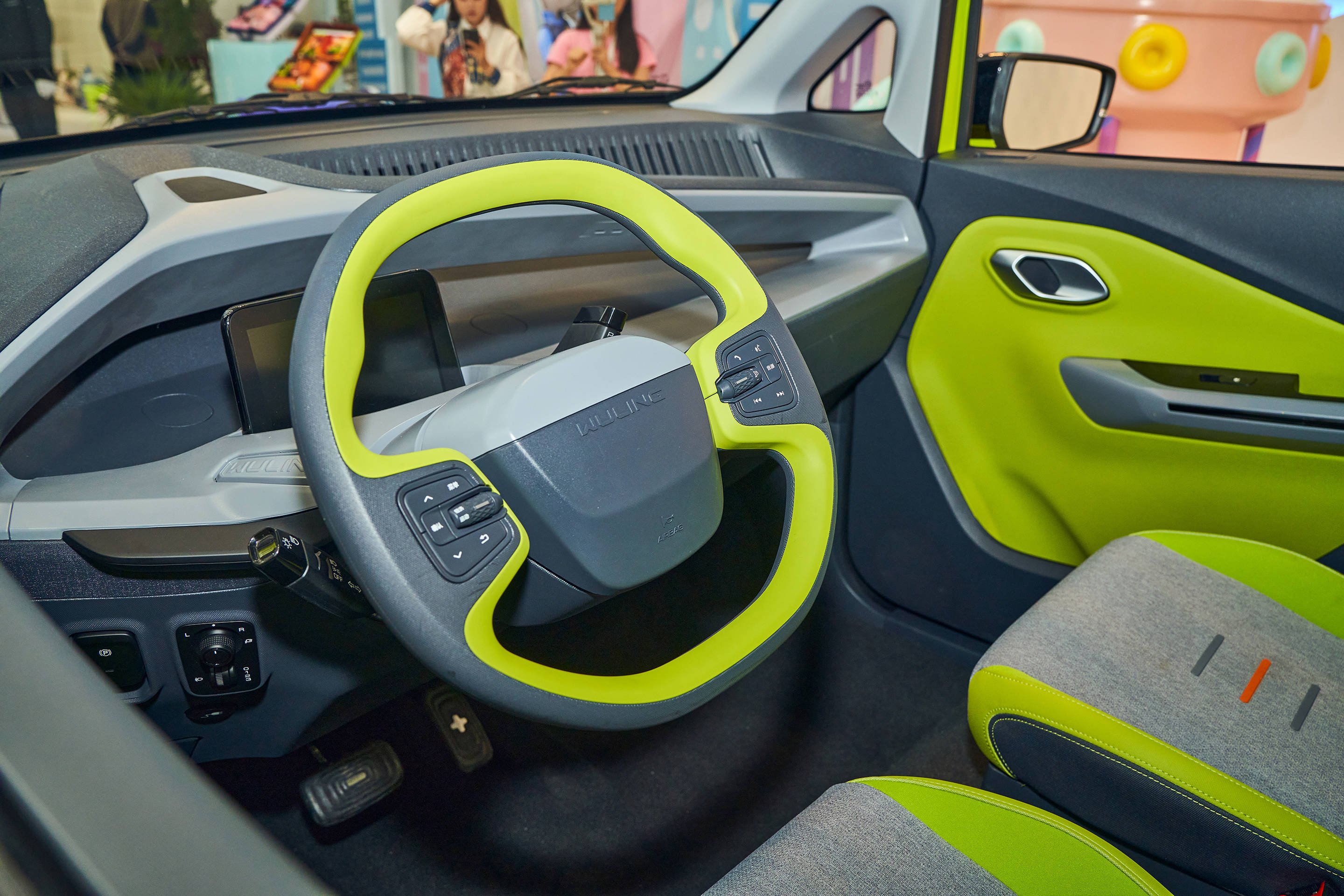 五菱nanoev抢先版和迪士尼联名,售价5.98万到底贵不贵?