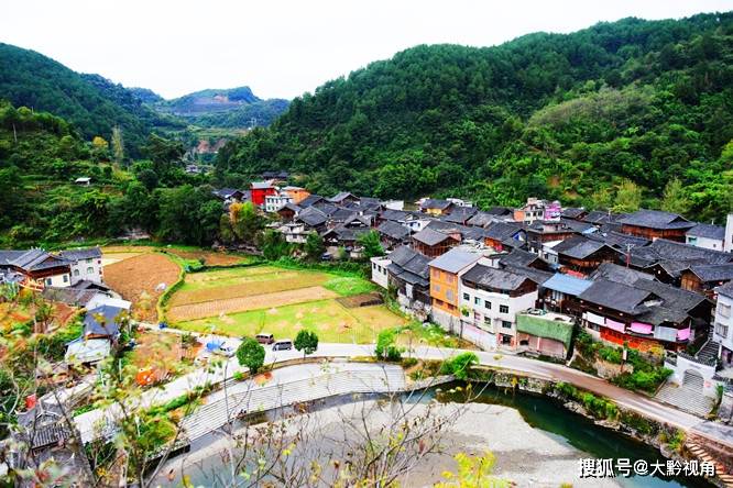 全国乡村治理示范村丹寨县石桥村石桥古法造纸焕新生