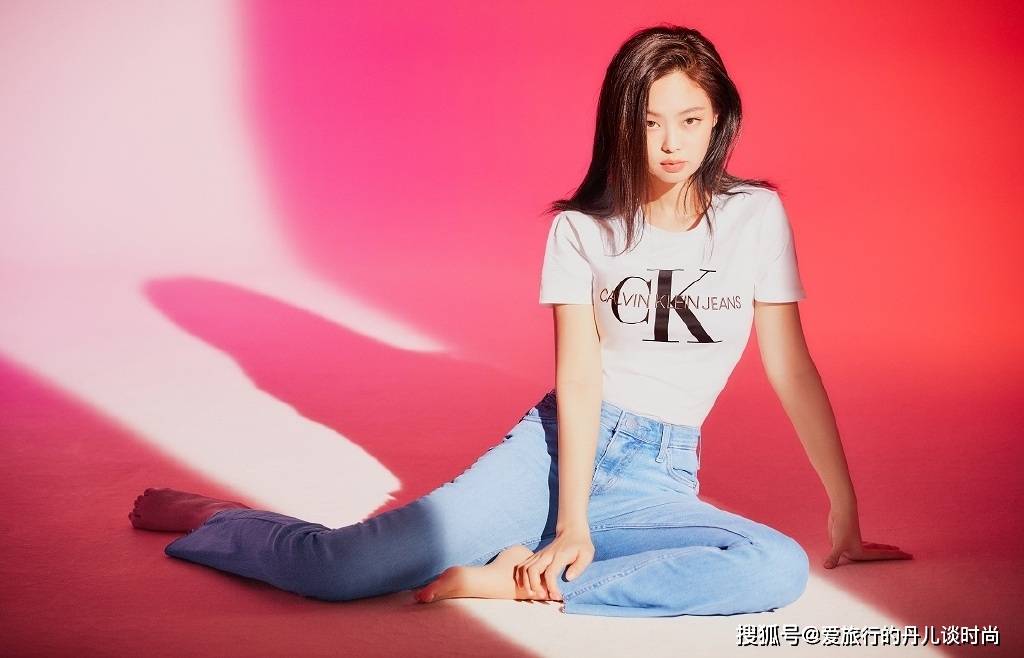 韩国女星jennie金智妮,时尚穿搭迷人性感