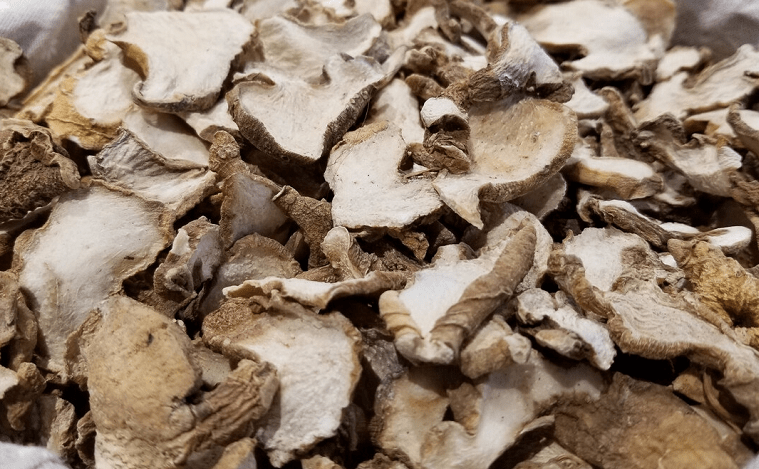 生姜|肝不好可以吃海鲜吗?肝脏科医生提醒:要想养肝,这4种食物最好少吃