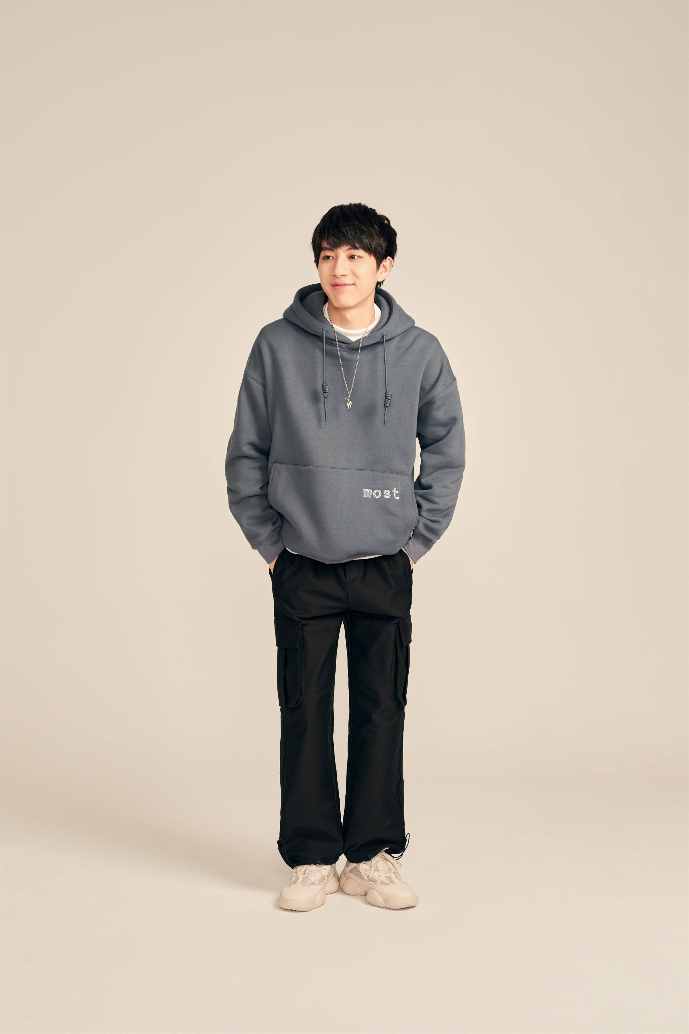 深蓝 MOST|秋冬卫衣怎么搭?看这篇就够了