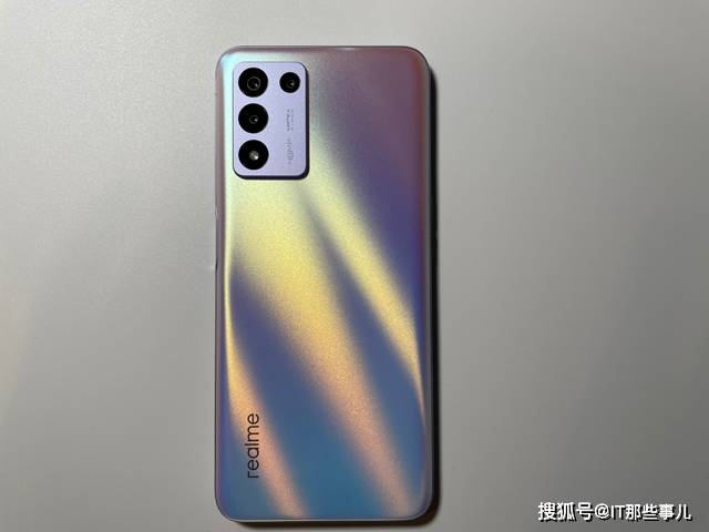 手机|骁龙778G和5000mAh大电池 性能和续航拉满 realme Q3评测