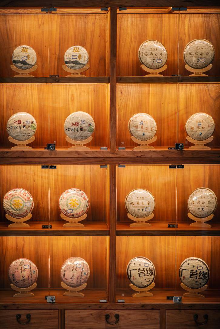 人文赏古董珠宝领略欧洲历史人文 品酒茶感受中西方文化碰撞