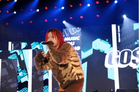 中文trap第一人l4wudu空降高校这个学校的迎新晚会很精彩