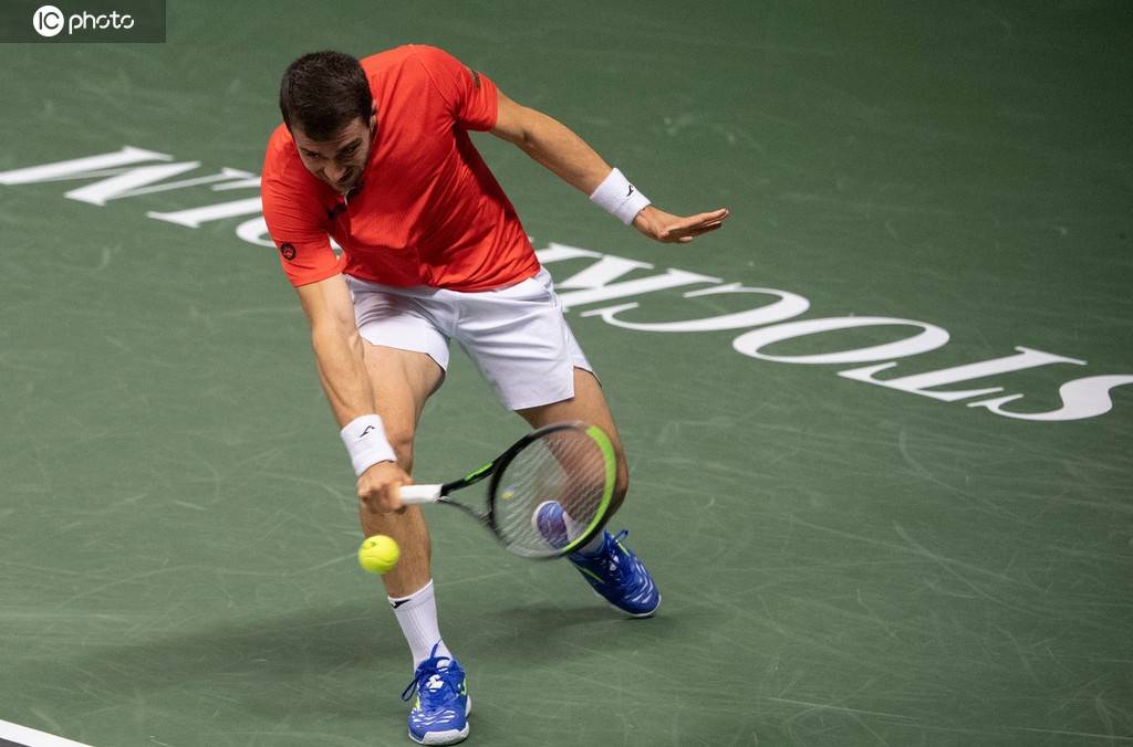 21年atp斯德哥尔摩公开赛男单首轮马丁内斯获胜