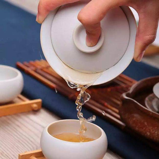 原料|好茶为什么不怕开水烫？所有白茶都适合沸水冲泡吗？不怕烫吗？