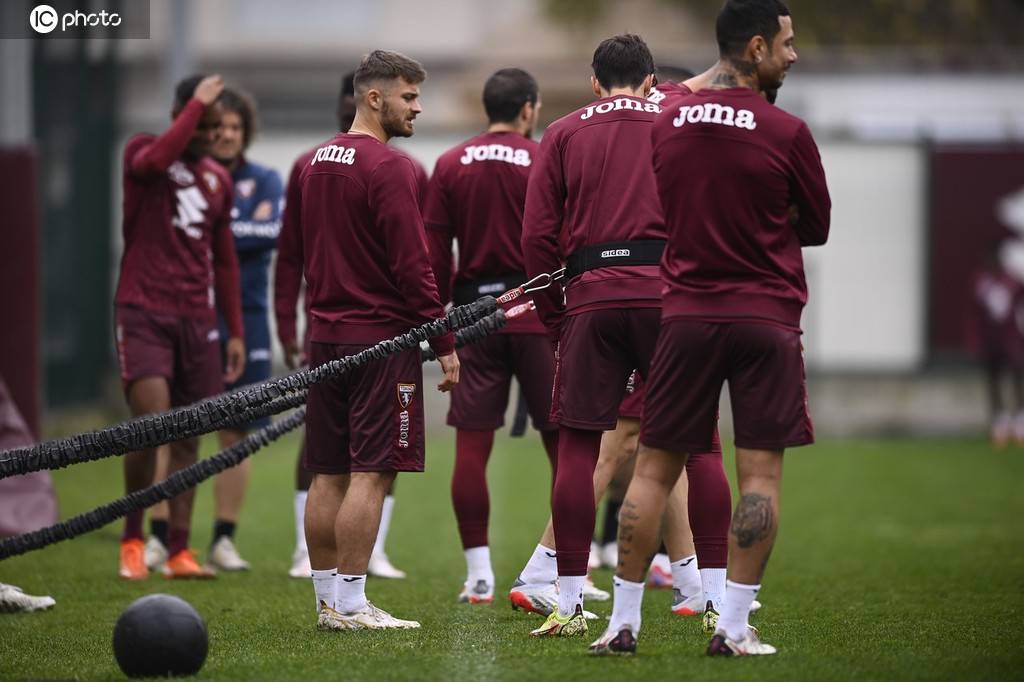 是一家位于意大利皮埃蒙特大区首府都灵的足球俱乐部,成立于1906 122