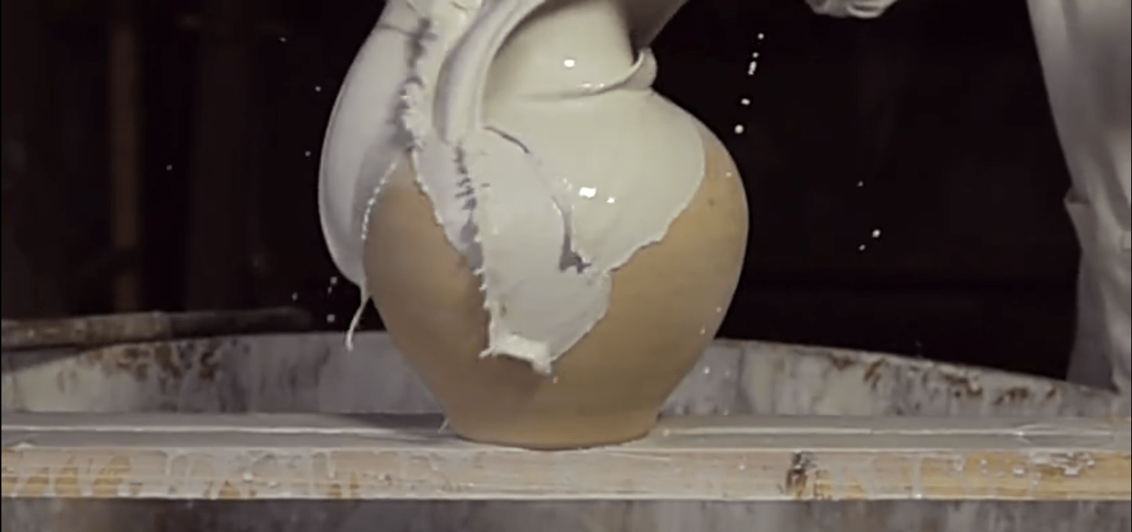 古陶瓷七十二道工序之四十四浇釉